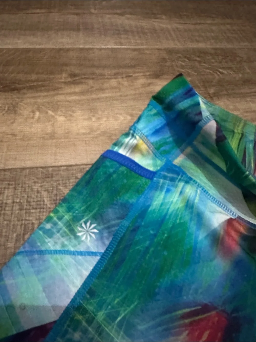 Women's XS cropped' Multicolor Athletic Capri Leggings